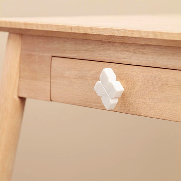 NEW Set of 2 Marble Amari White Clover Carved Drawer Pulls Knobs - Picture 10 of 10